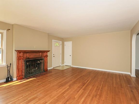 4th image of 500 Southwood Dr