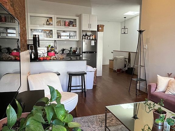 4th image of 350 Broadway #3