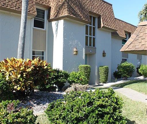 4th image of 4104 SE 19th Ave #202