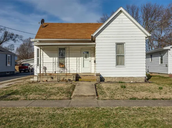 903 N Franklin St, Litchfield, IL 62056
