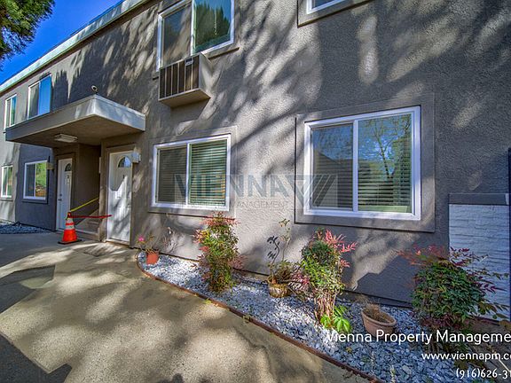 3rd image of 1017 U St #1