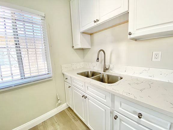 2nd image of 703 W 79th St #5