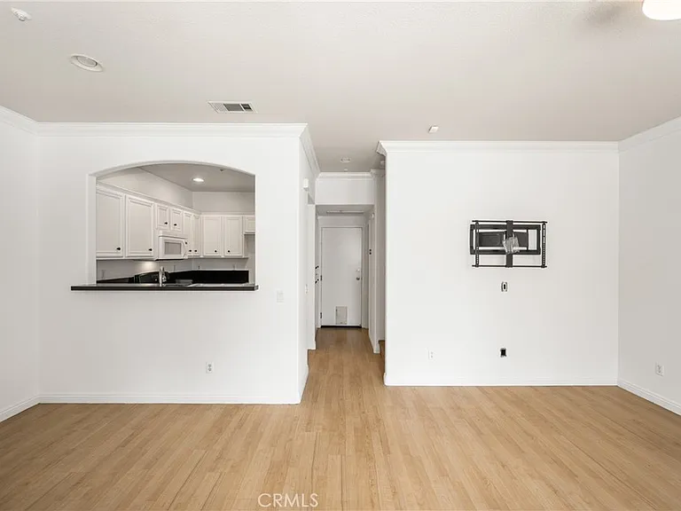 24 Crestline #103 — Photo 7