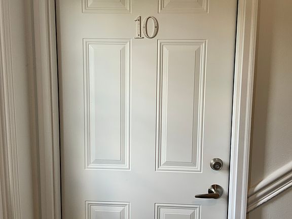 5th image of 1020 E Main St #10