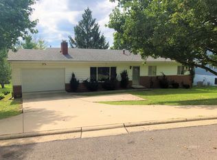 1 Canterbury Dr, Athens, OH 45701