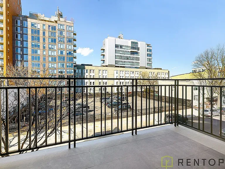 28 Richardson St #3N — Photo 2