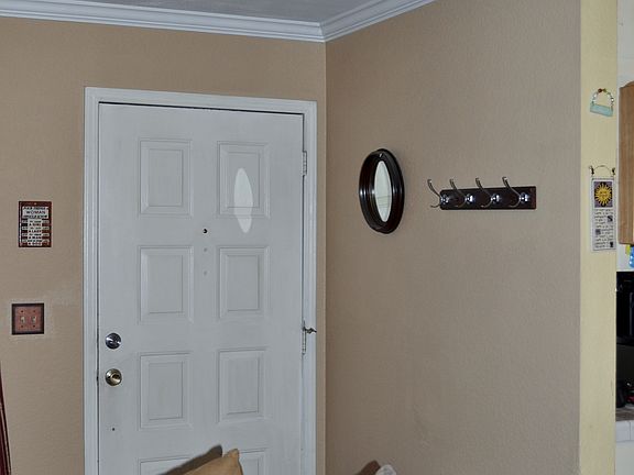3rd image of 6413 Creekbed Ln