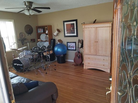 3rd image of 305 N 15th St