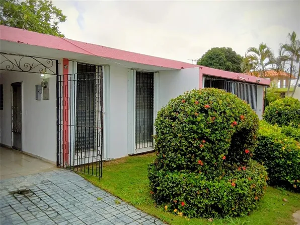 Calle 87 Villa Carolina #77-27, Carolina, PR 00985