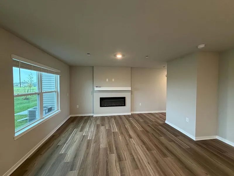 3 bed, 2.5 bath, 1511 sqft, $2,100 — Photo 3
