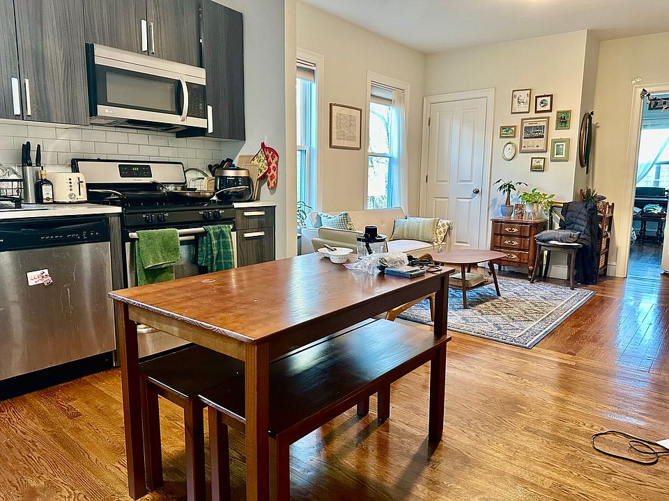 1st image of 27 Marney St #3