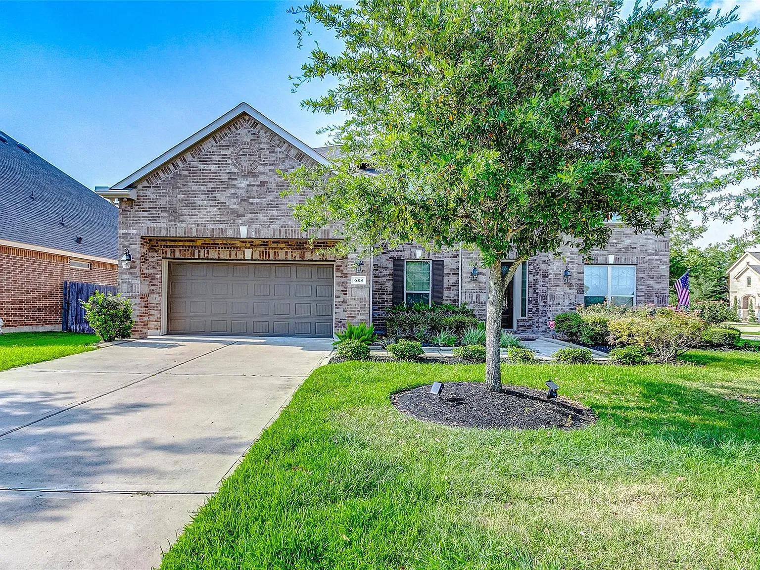 5 bed, 3.5 bath, 3686 sqft, $4,500 — Photo 2