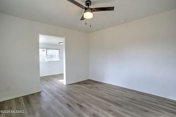 1033 S Fremont Ave — Photo 8