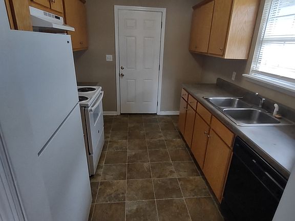 2nd image of 206 N Emmett St