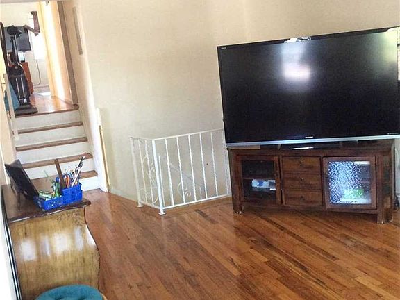2nd image of 22515 59th Ave