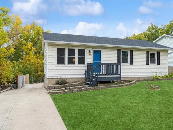 911 W 3rd St N, Newton, IA 50208