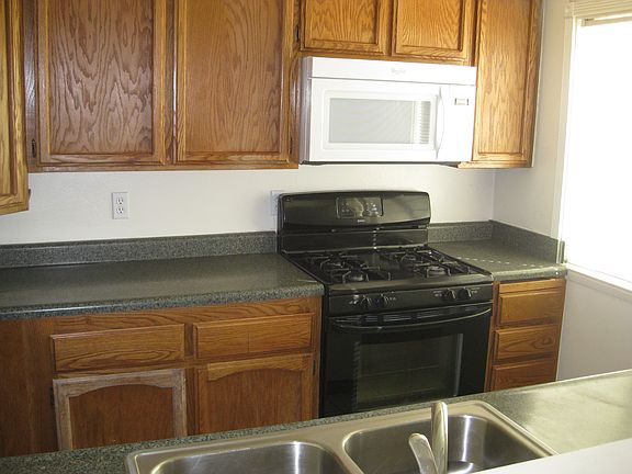2nd image of 4228 Savannah Ln