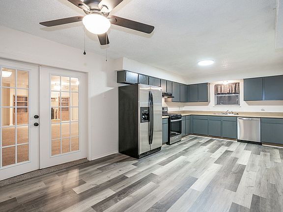 3rd image of 13666 S Hickory Pl E