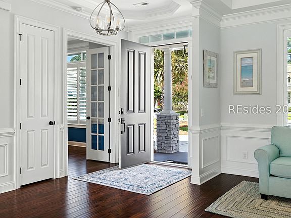 4th image of 10 Lakewood Ct