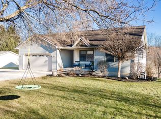 3033 Hillview Dr, Metamora, MI 48455