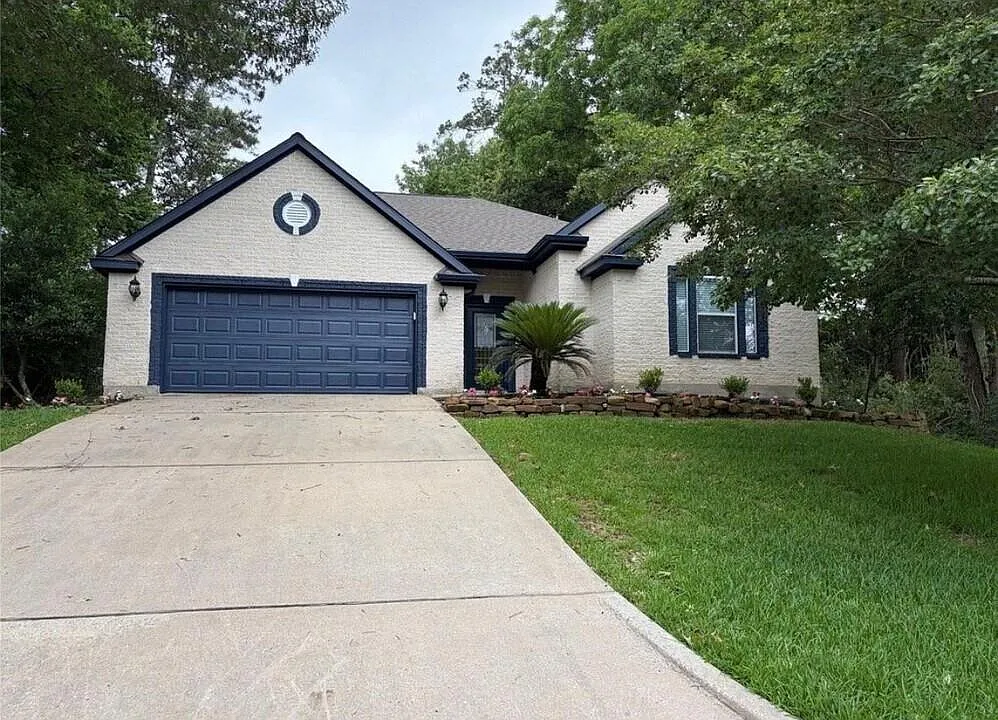 3 bed, 2.0 bath, 1803 sqft, $2,100 — Photo 1