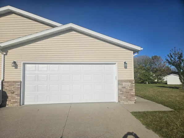 3334 10th St S, Moorhead, MN 56560