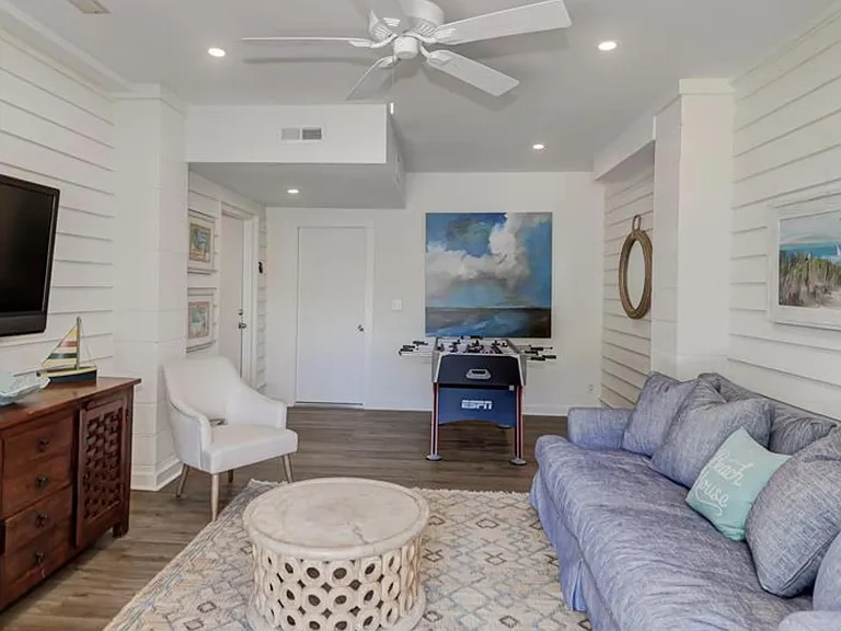 806 Carolina Blvd — Photo 20