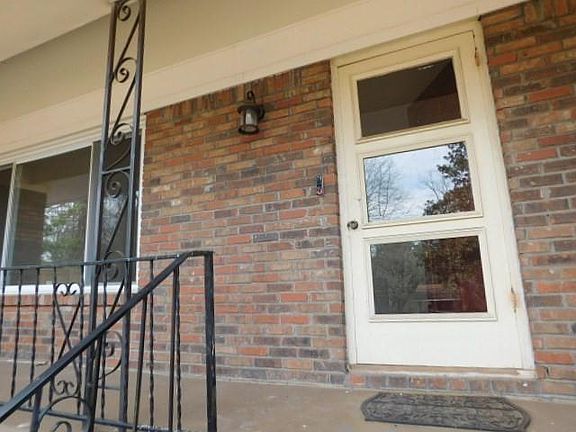 2nd image of 2407 Summerland Dr