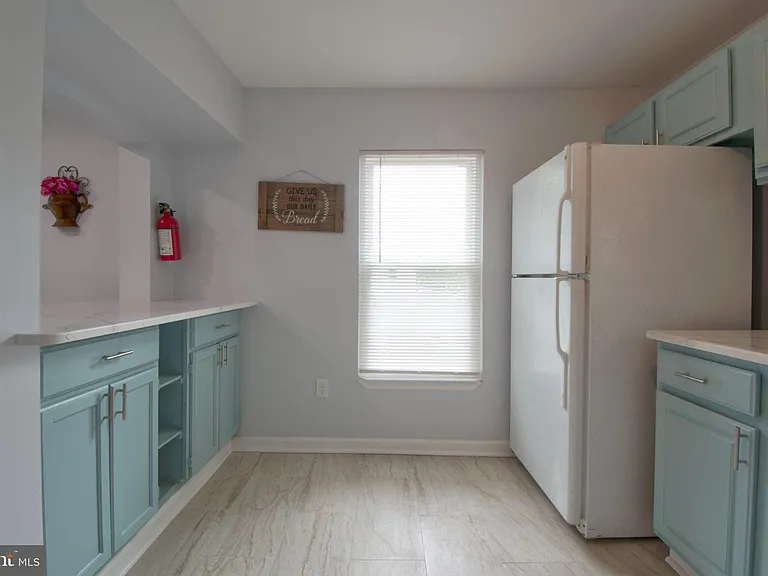 1012 W 3rd St #2 — Photo 7