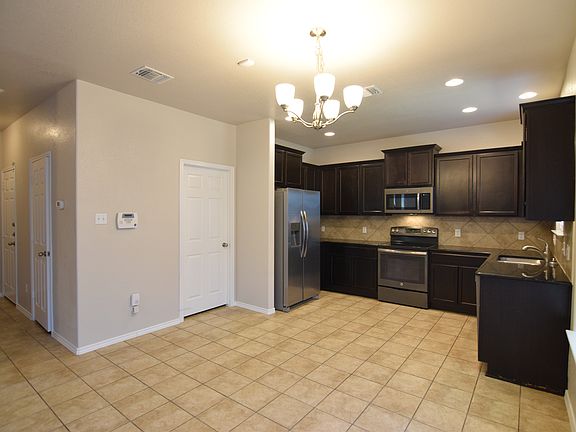 5th image of 5906 Ambrose Cir
