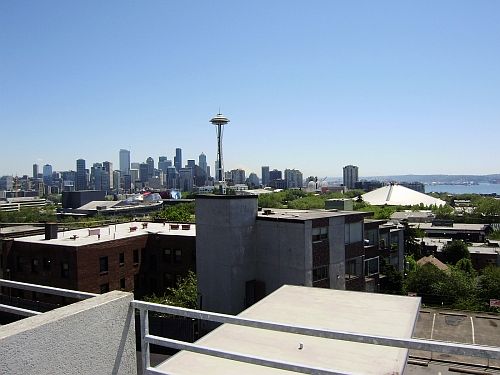 Deck & Downtown Views!