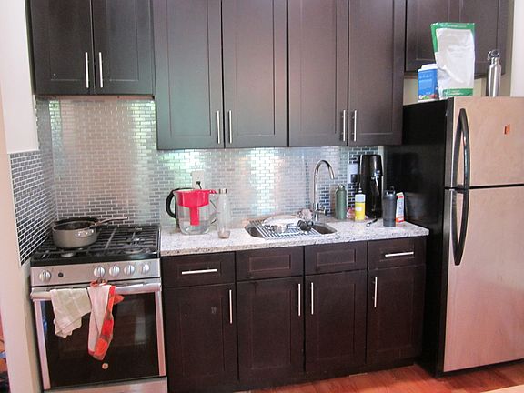 2nd image of 1035 Union St APT 4D