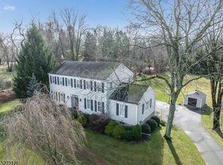7 Cross Brook Dr, Califon, NJ 07830
