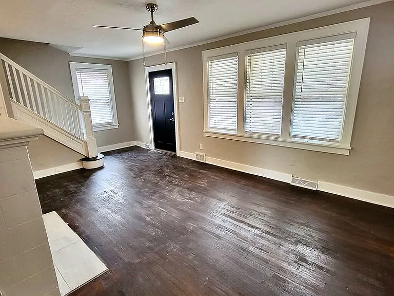 2048 Pioneer Ave — Photo 6
