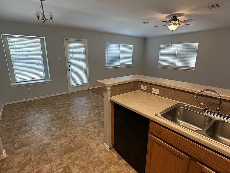 3776 Castle Rock Dr — Photo 19