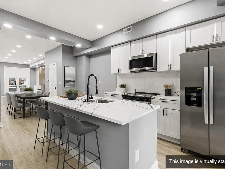 1651 Darley Ave — Photo 4