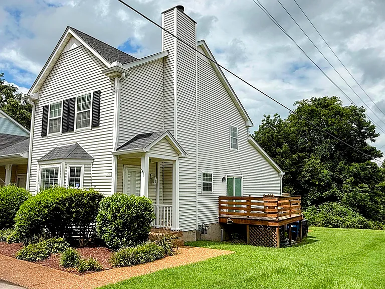 1221 Carriage Park Dr — Photo 7