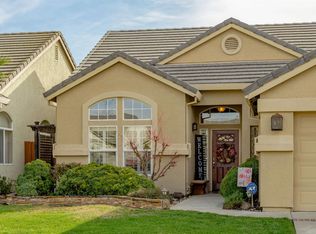 2414 Walnut Oaks Ln, Carmichael, CA 95608
