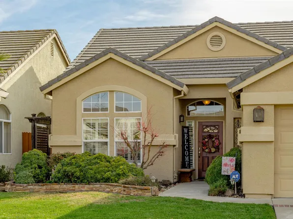 2414 Walnut Oaks Ln, Carmichael, CA 95608