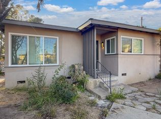 822 E Mendocino St, Altadena, CA 91001