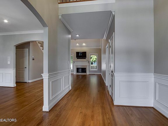 3rd image of 8819 Steeplechase Dr