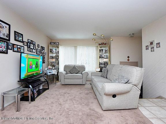 3rd image of 140 Dinsmore St APT B