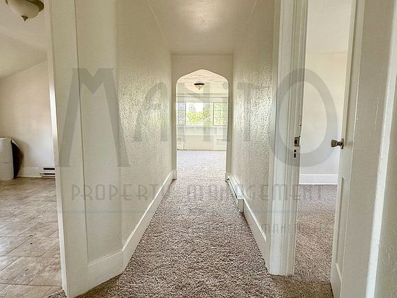 5th image of 427 W Garland Ave #A