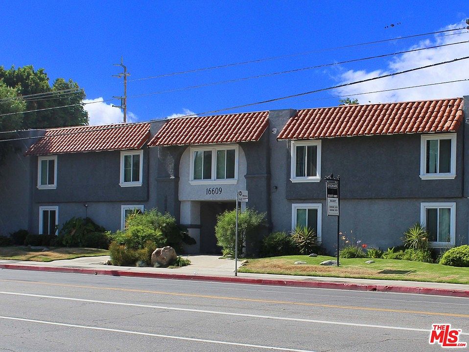 1st image of 16609 Vanowen St