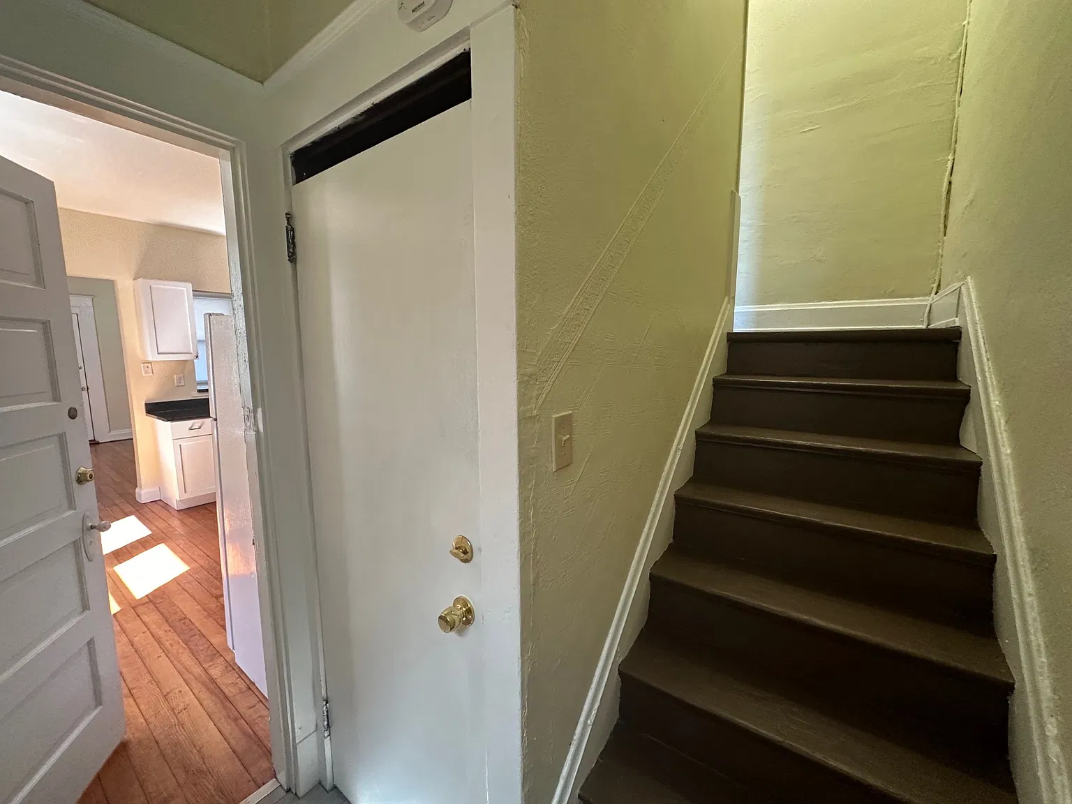 5 bed, 2000 sqft, $3,450 — Photo 4