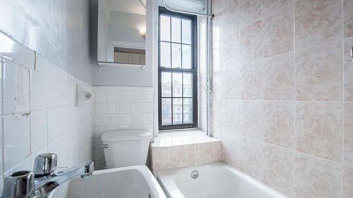 Rented by Nooklyn NYC LLC | media 10