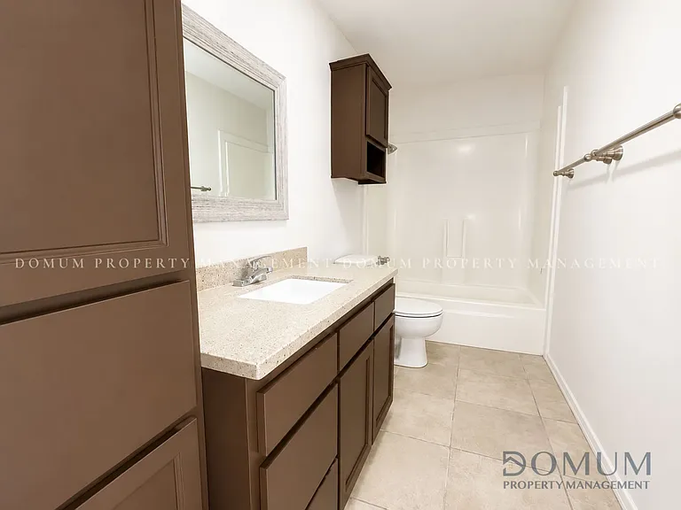 1811 Perkins Ave #1 — Photo 2