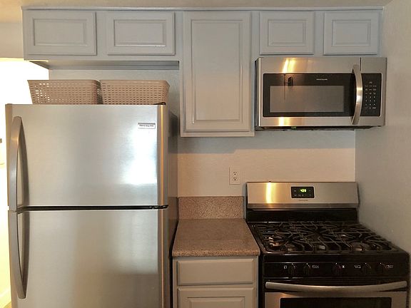 4th image of 11443 Emelita St APT 104