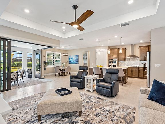 4th image of 6818 Greenbriar Ct