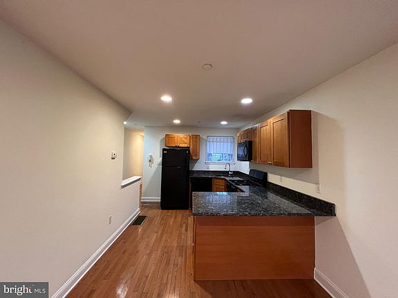 3rd image of 1805 W Berks St